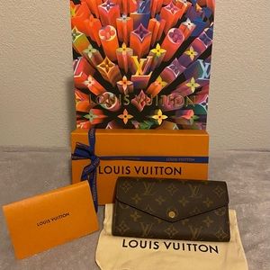 ✨💕Louis Vuitton Sarah Wallet💕✨